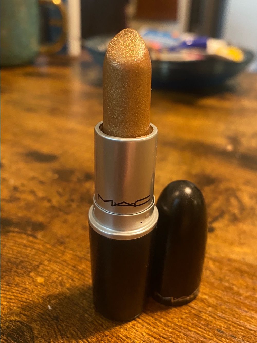 MAC Lipstick Ruffian Gold-Frost